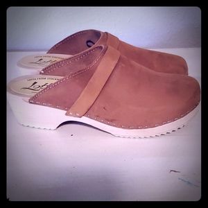 Lotta From Stockholm tan clogs. New. Size 40